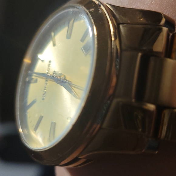 Gold Michael Kors watch - Picture 5 of 8